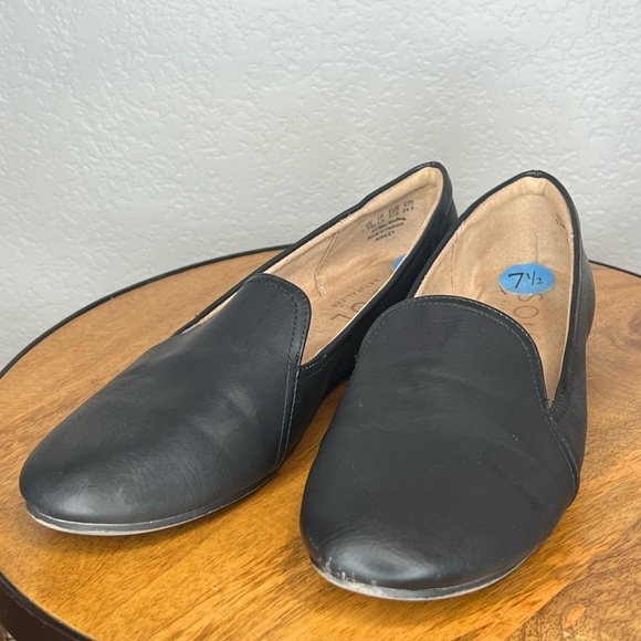 287. Naturalizer Women's Emiline Slip-On Loafer Black 7.5 - Picture 3 of 7